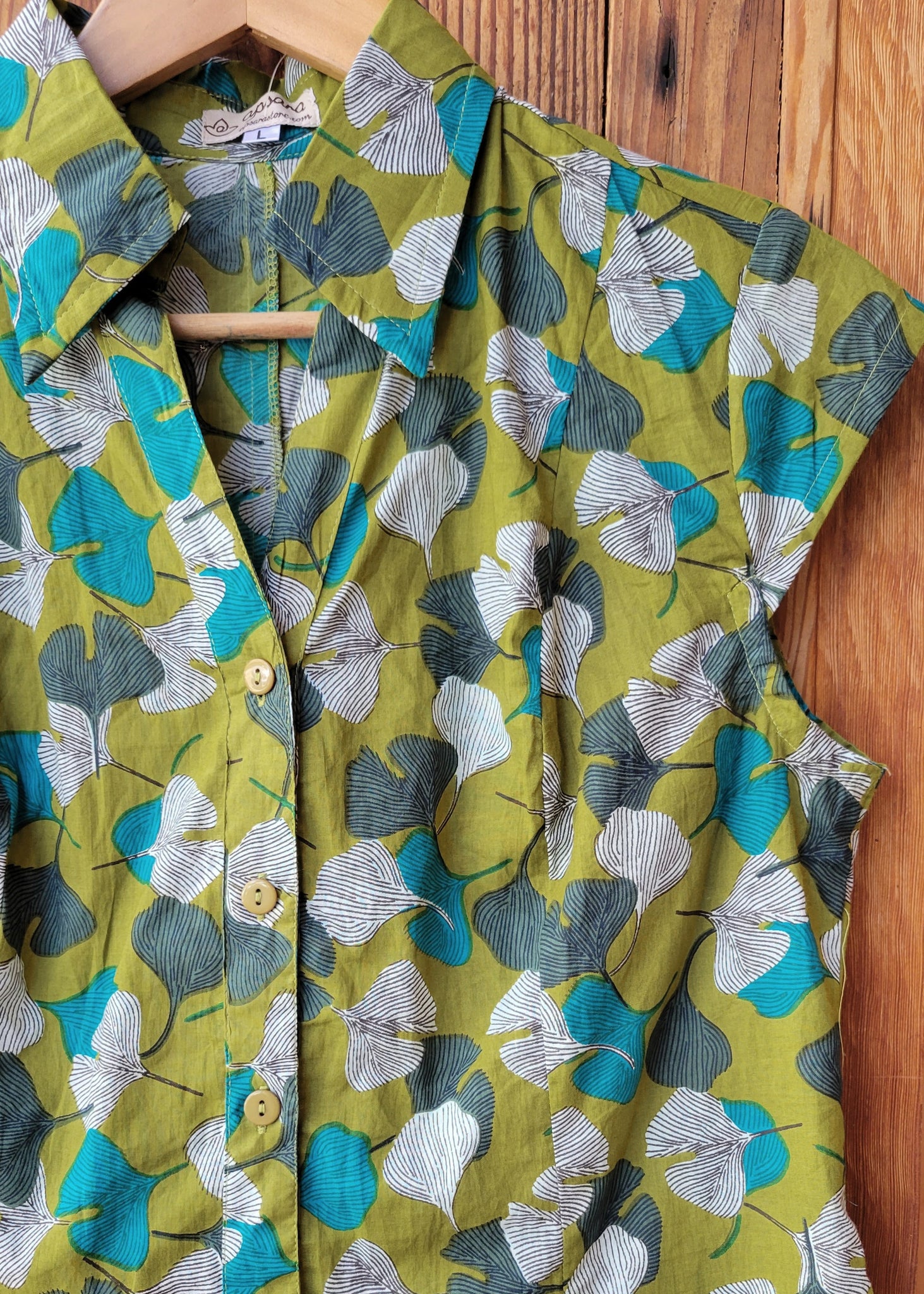 Sumi Button Top