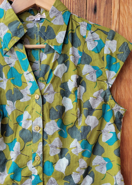 Sumi Button Top