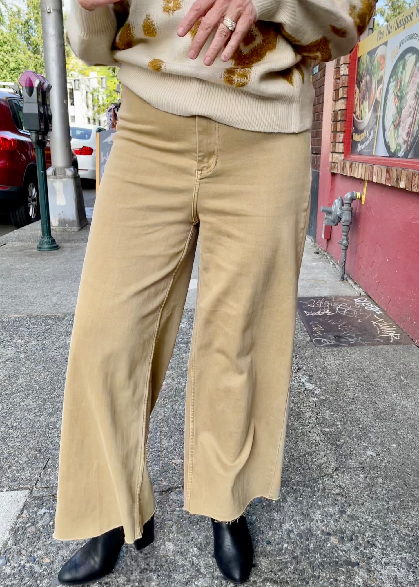 Hi Rise Wide Leg Jean