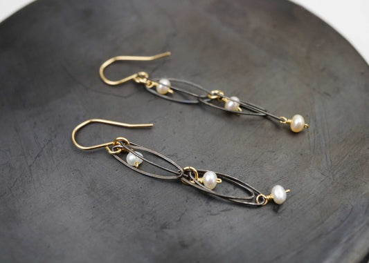Narrow Oval Pearl Earring